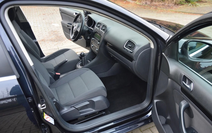 Volkswagen Golf cena 19900 przebieg: 225000, rok produkcji 2010 z Legnica małe 172